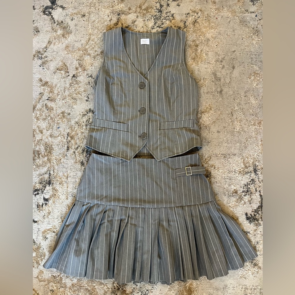 Vest and Skirt set! Size 5/6